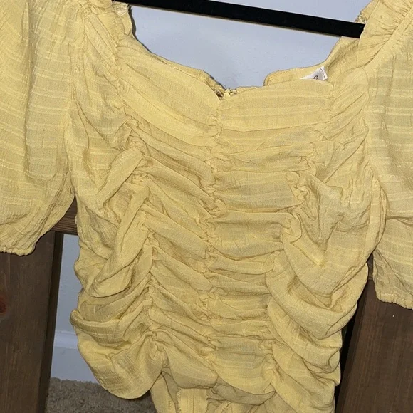 A7 - 362 Vestique yellow ruched sunshine state of mind top size medium - Picture 9 of 15